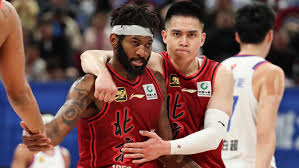 他与球员建 他与球员建