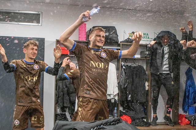 熠熠生辉 熠熠生辉